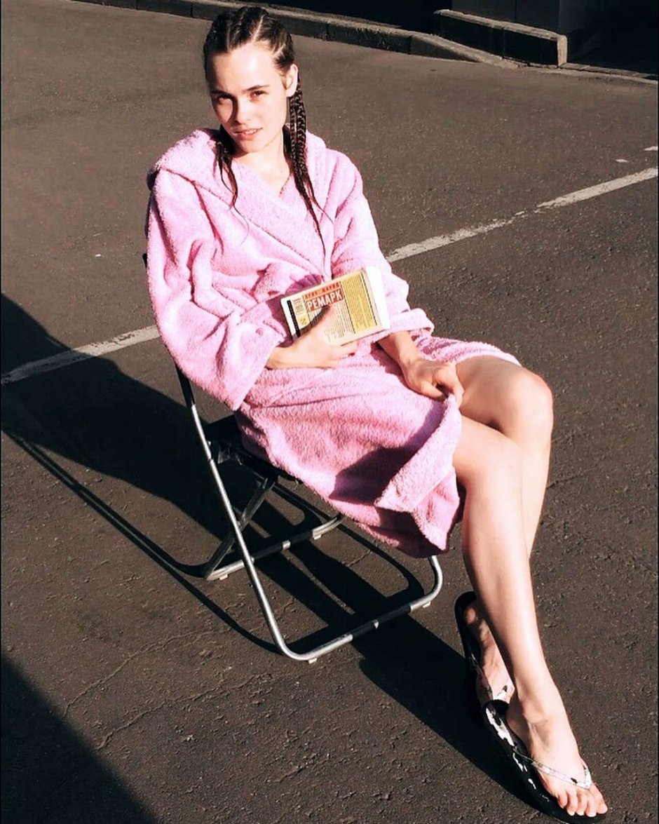 Angelina Strechin's legs and feet photo