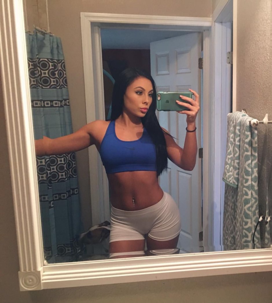 Rose Monroe Selfie