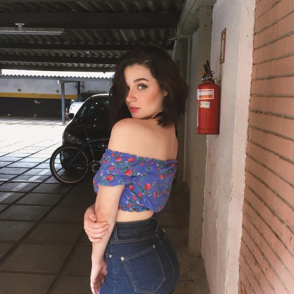 Michelle Alves +18