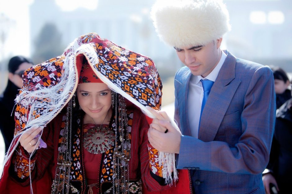 National outfit of the bride of Turkmen