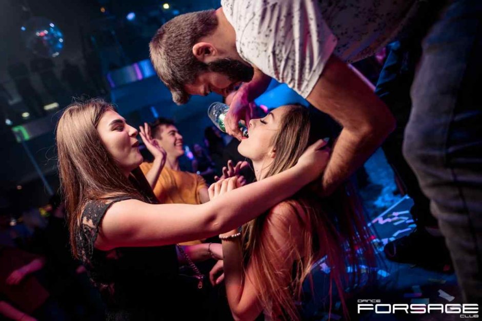 Closed parties in clubs