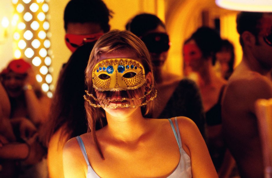 Club mask party
