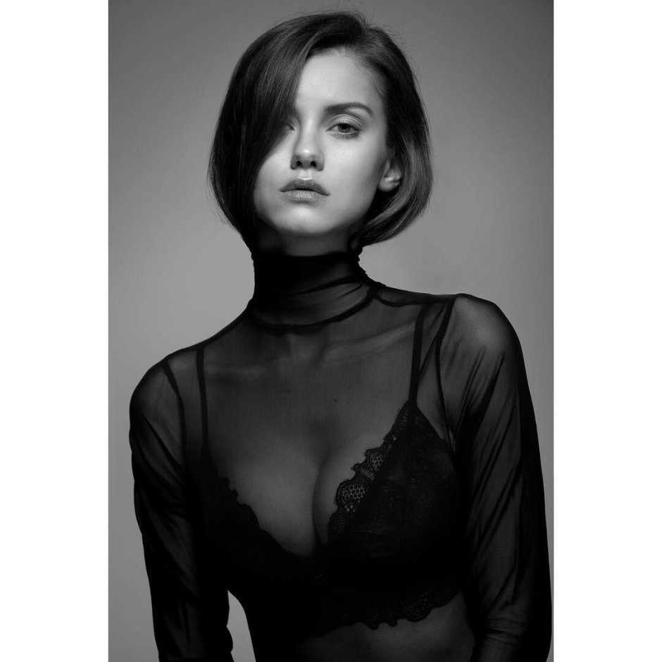 Nicola cavanis in linen