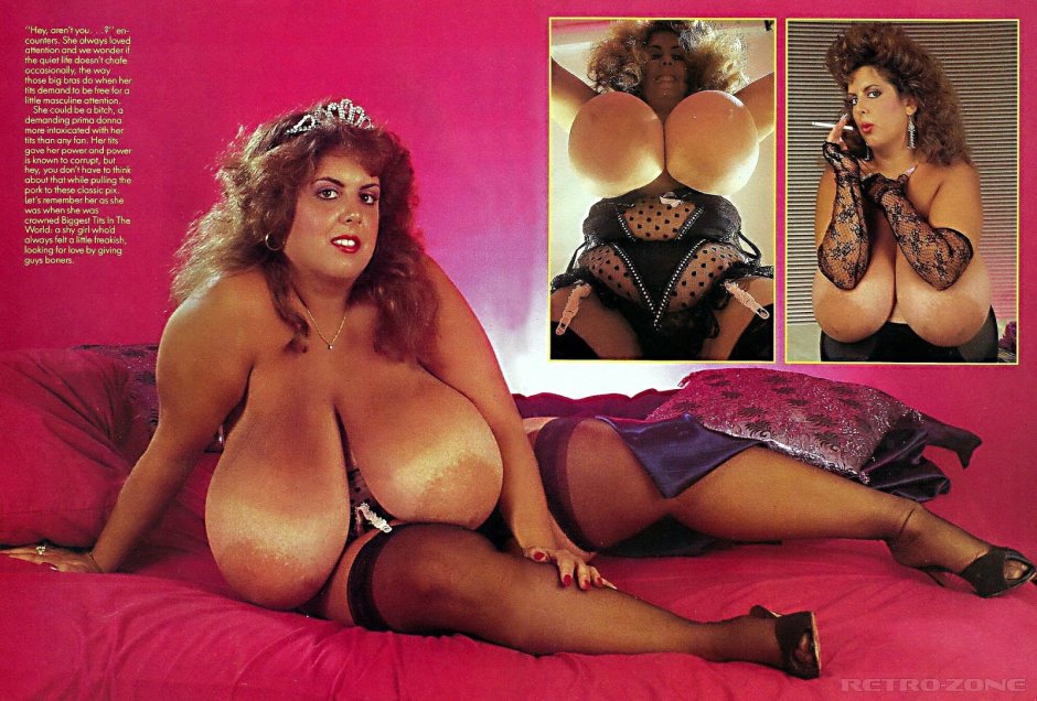 Susie Sparks Bra Naked