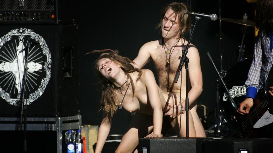 TOVE LO TOPLESS