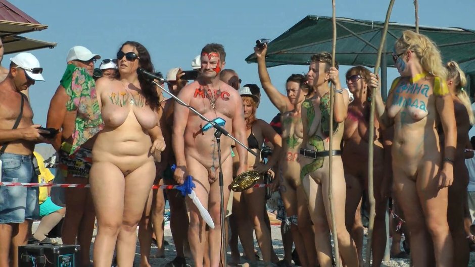 Body art on nudist beaches