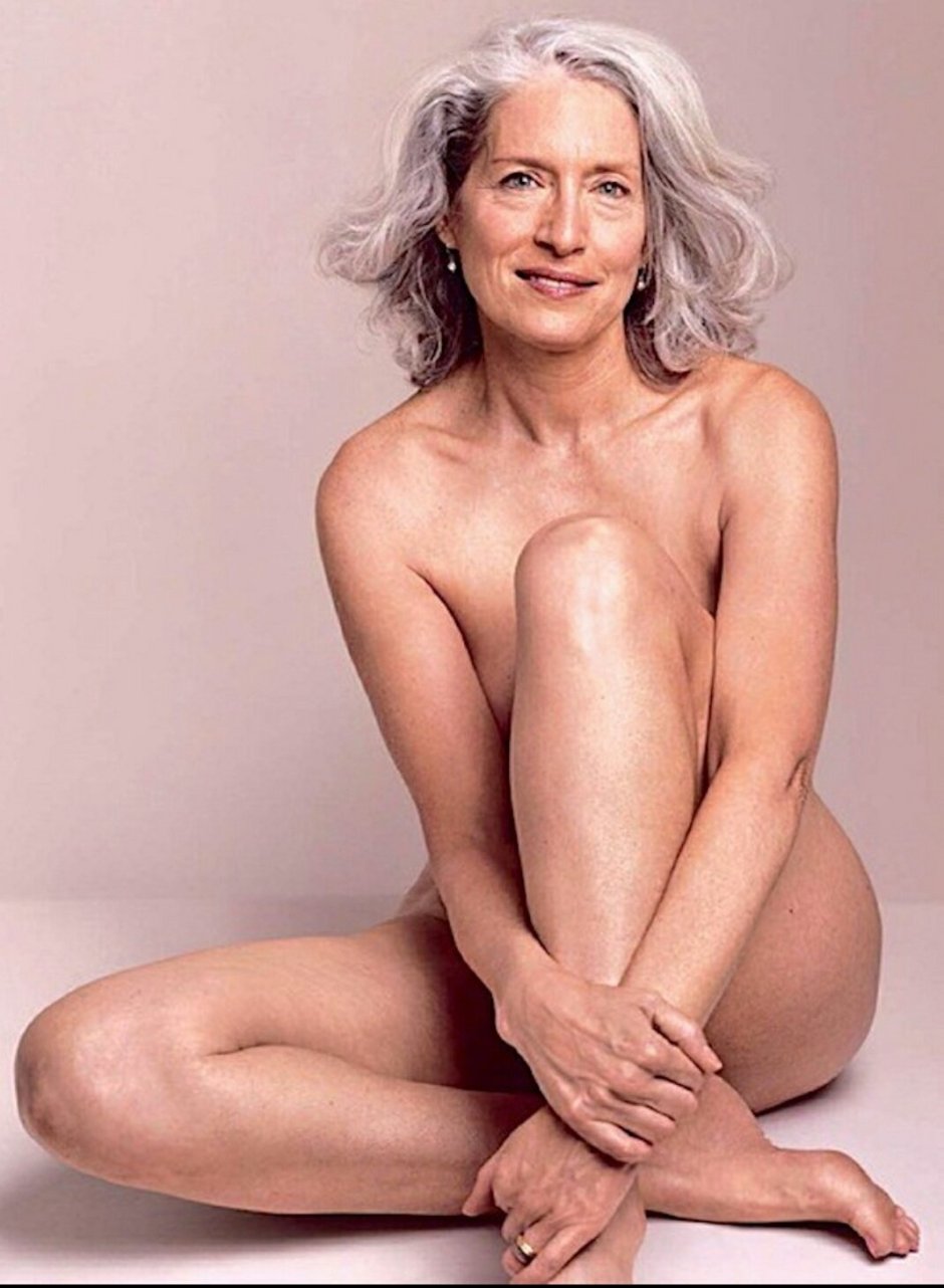 Naked mature model Hairy Gadget