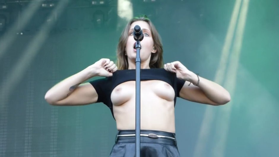 Tuva Lu showed boobs