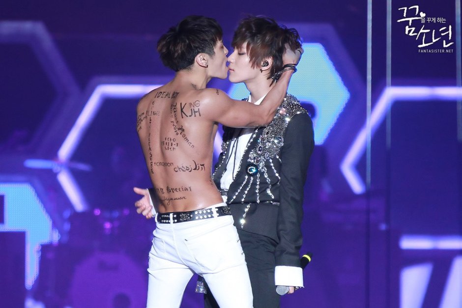 Wow2fake Kpop