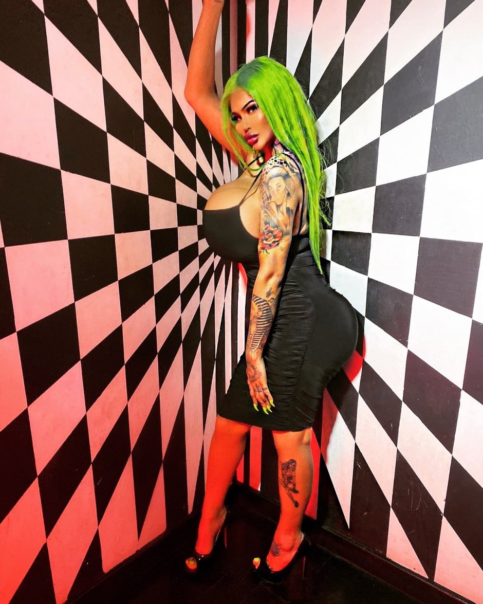 Valentina Rose Latex