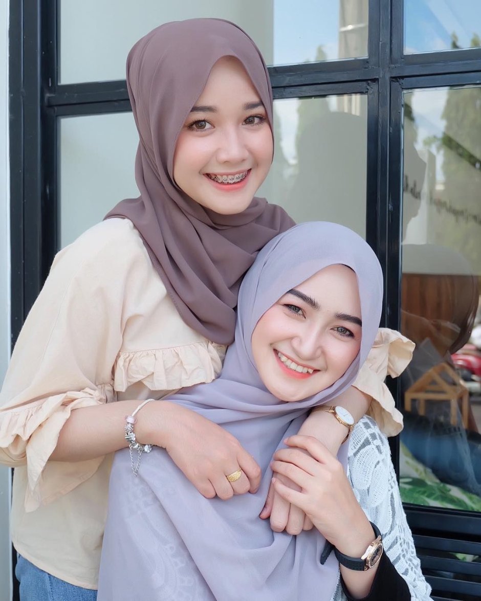 Indonesia Girls in a hijab
