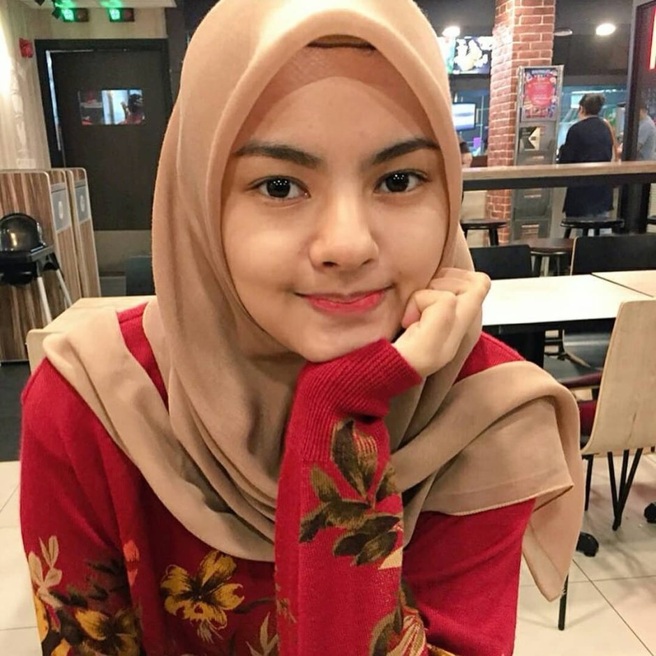 Hijab with a neckline on the chest