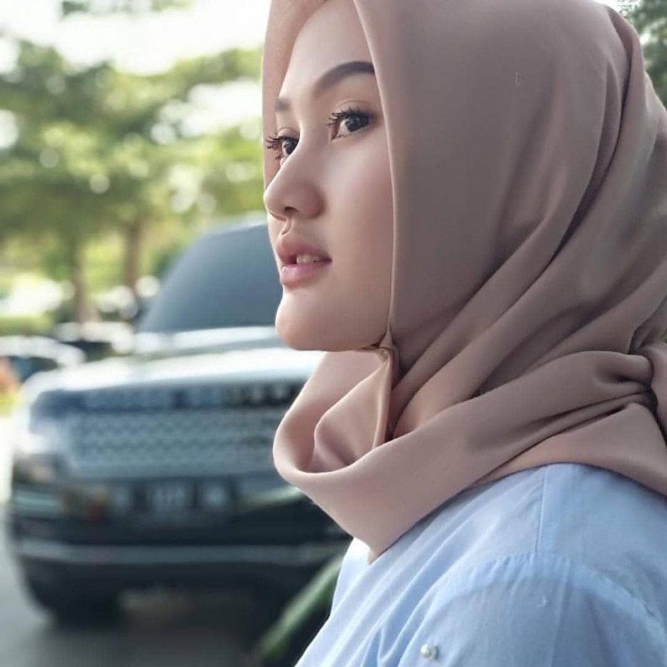 Frankly selfie in a hijab