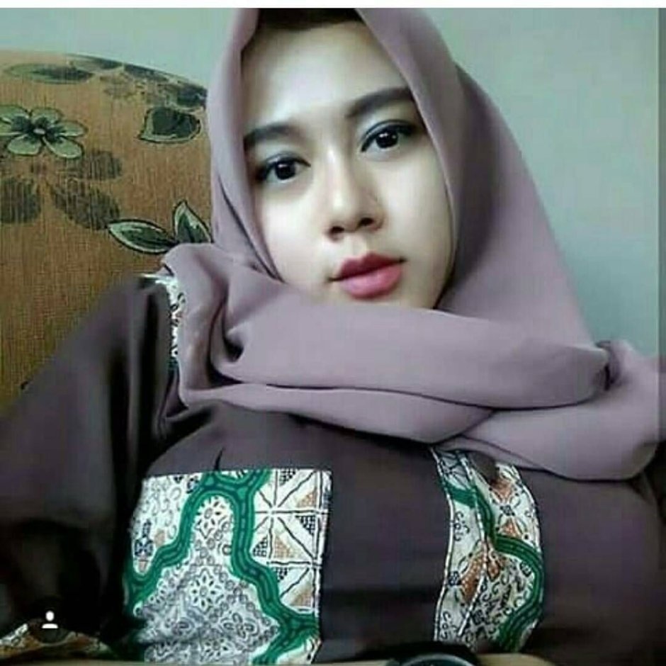 Downblouse hijab