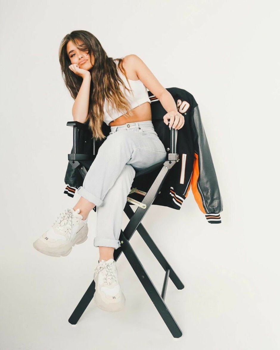 Merch Nessa Barrett