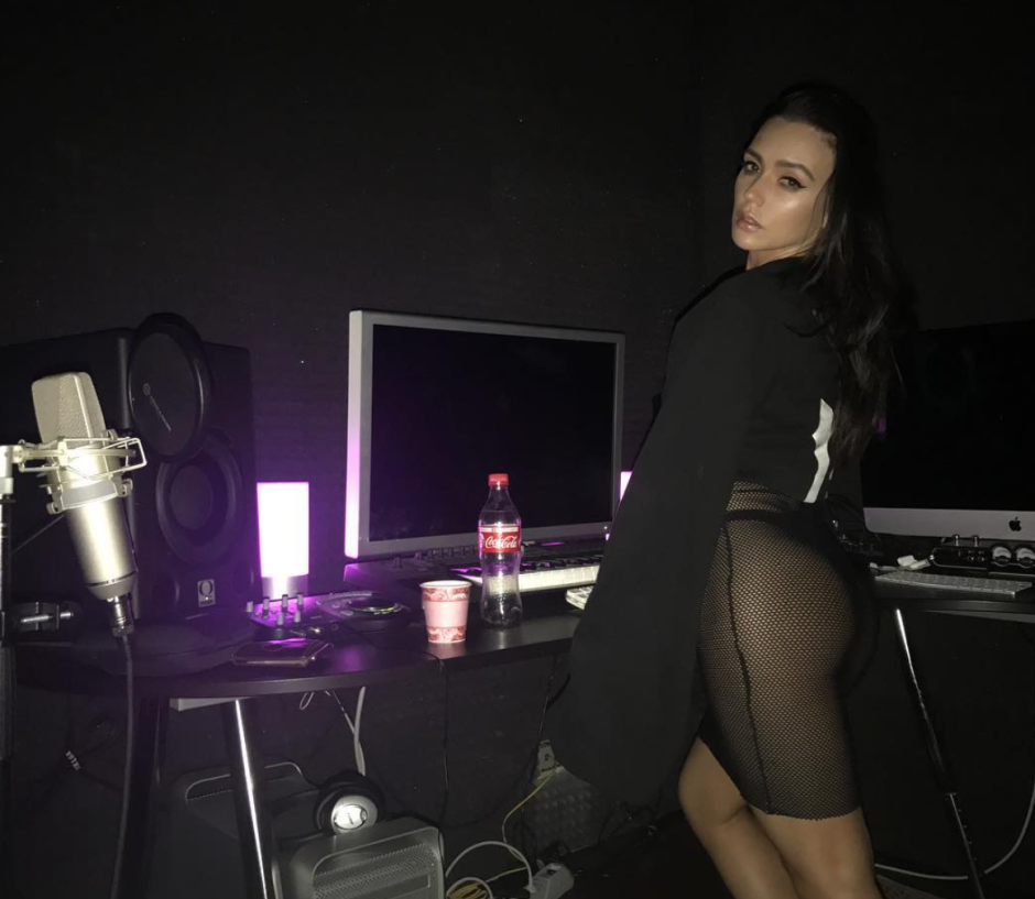 Olga Seryabkina in tights