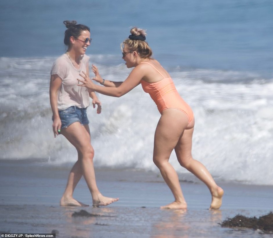 Olivia Wilde Films Kiss