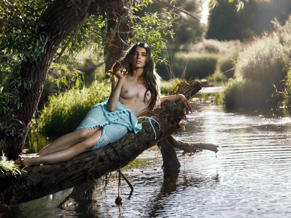 Photoshoot of Topless in nature