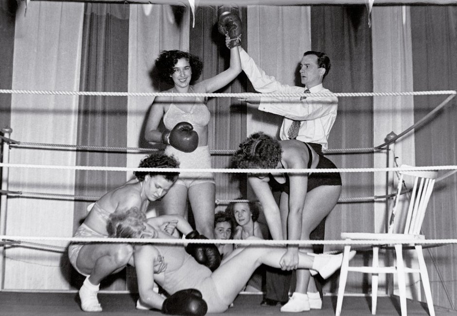 Women's boxing retro