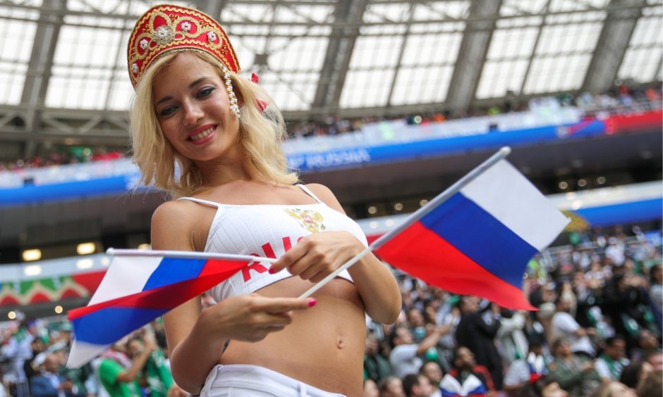 Fan in Kokoshnik Natalya Nemchinova