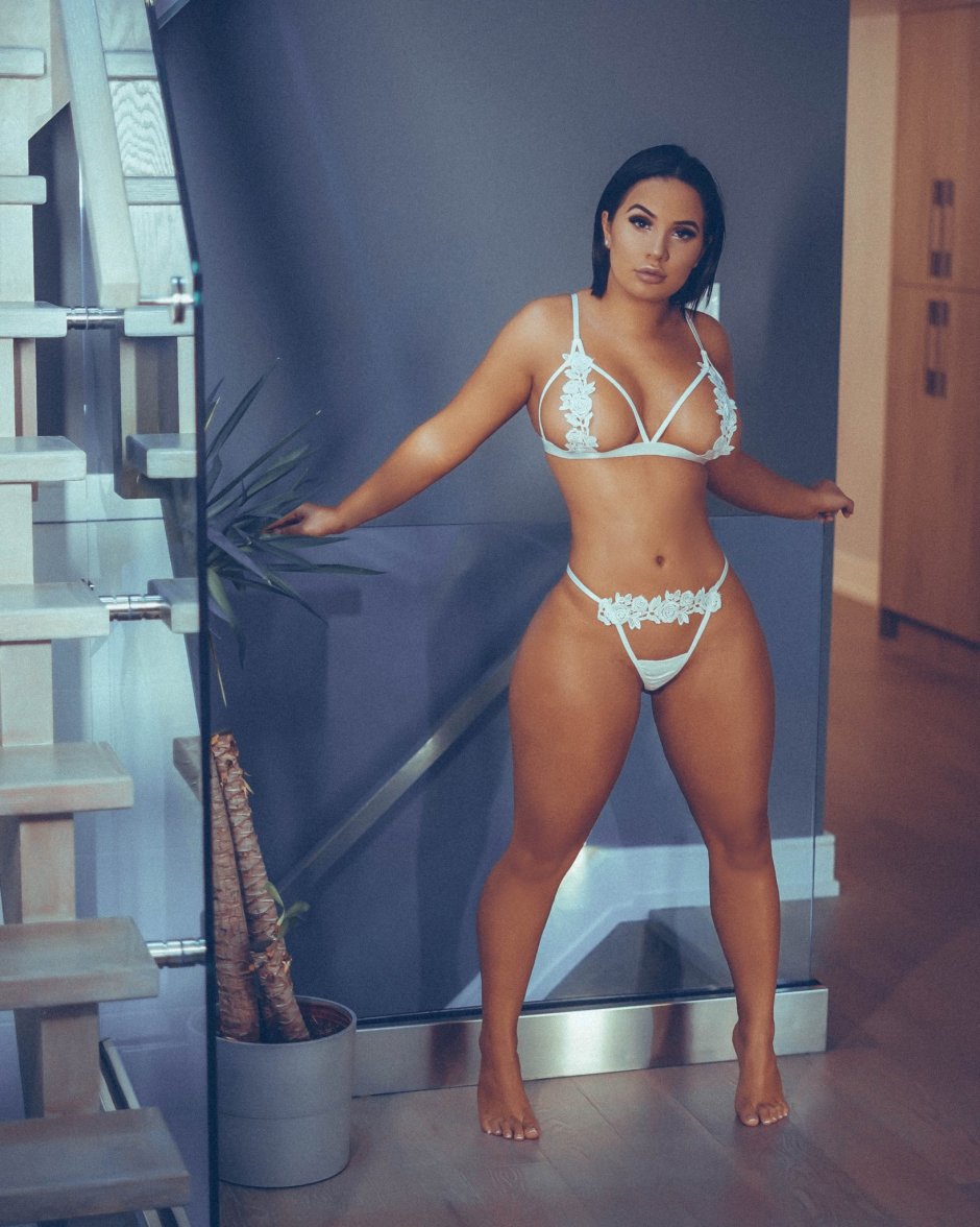 Stefani Asededo Hot