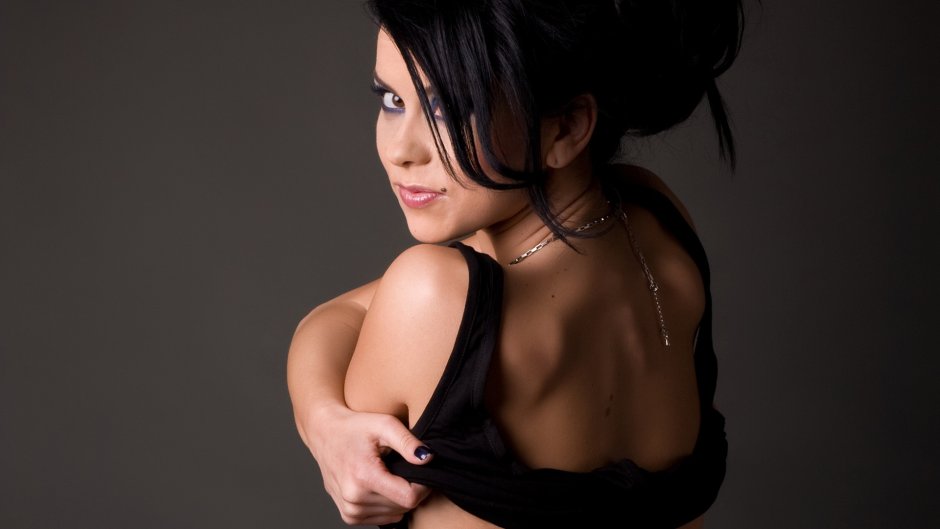 Inna wallpaper on the desktop