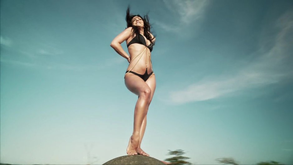 Singer inna leg