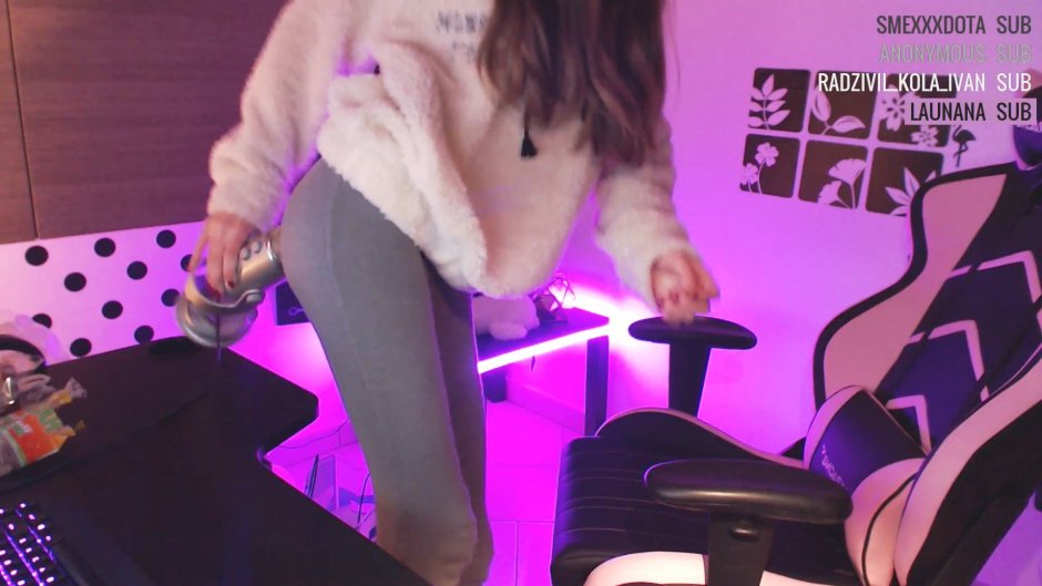Streamsha Karina hot
