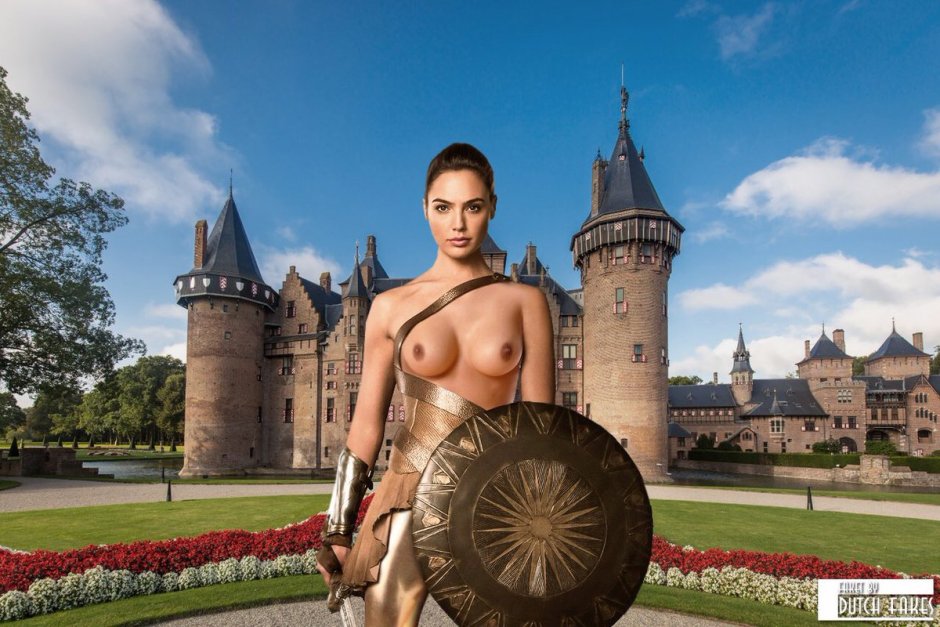 Gal Gadot Erotic