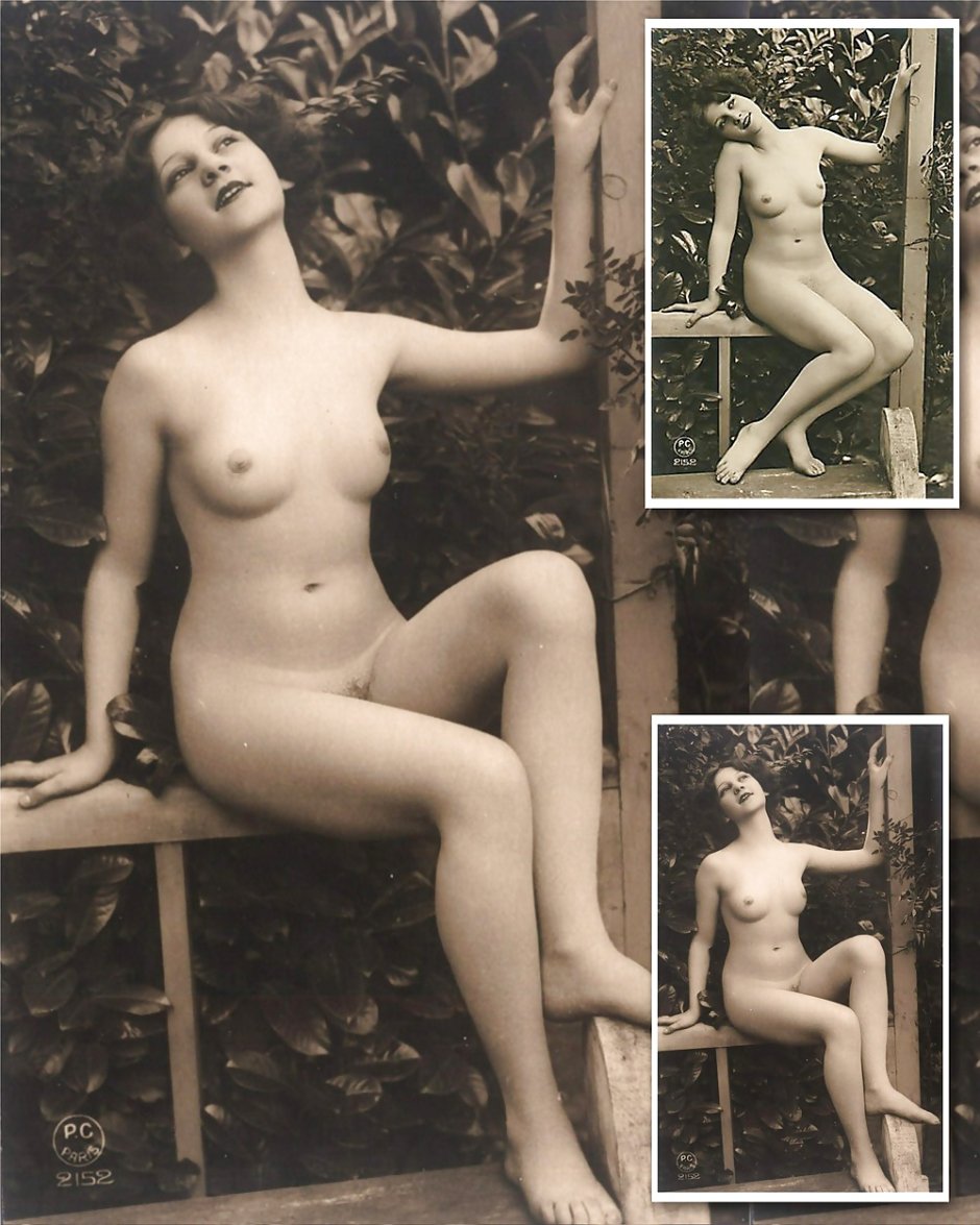 Retro naked women in the bathroom