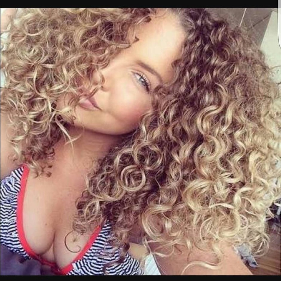 Afro Kudri Hannah singer