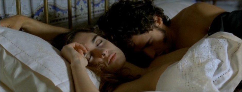 Naked pass Vega in the film "Carmen", 2003