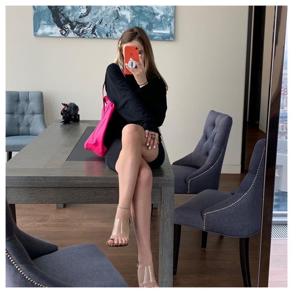 Maryana Rozhkova legs