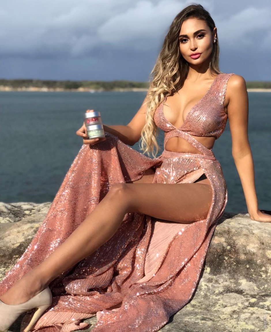 Marona Tanner in the dress