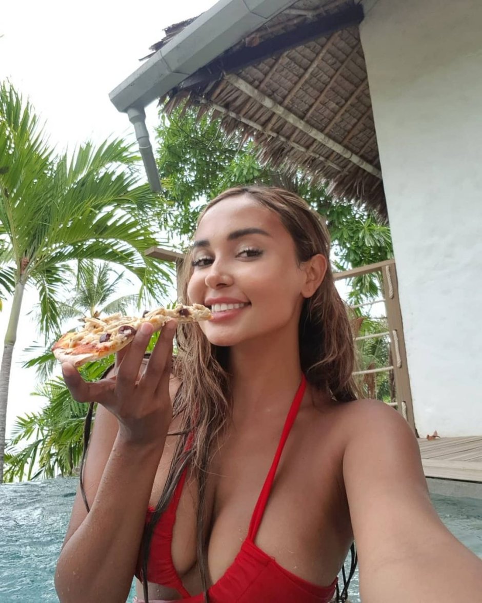 The swimsuit emphasizing the waist