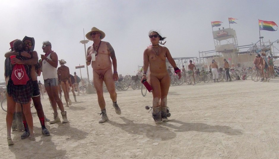 Berning Meng Festival Nude Girls