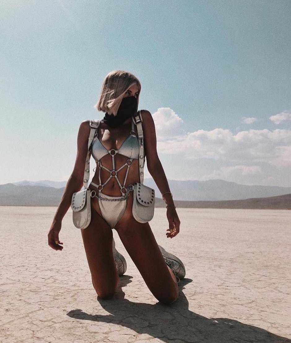 Berning Meng festival Nude