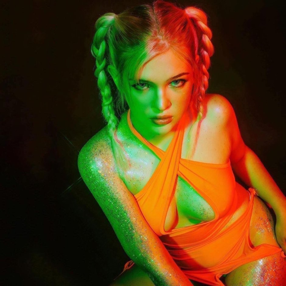 Kaycie Lee Kayi̇ce is very naked