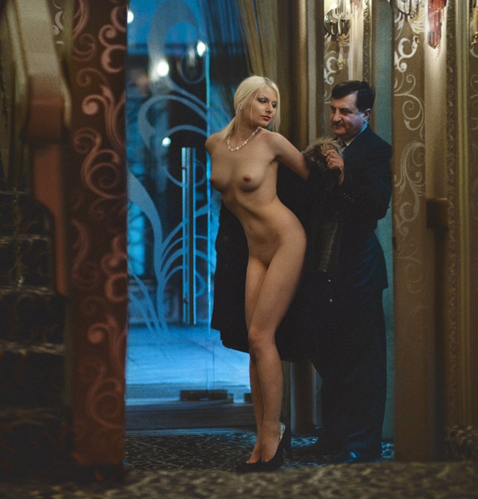 Naked women in public places