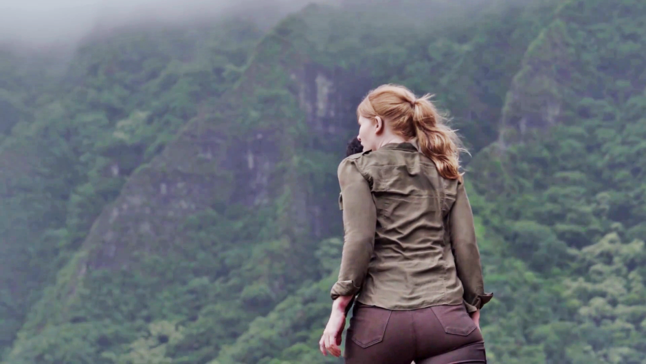 Bryce Dallas Howard Mir Jurassic Tits