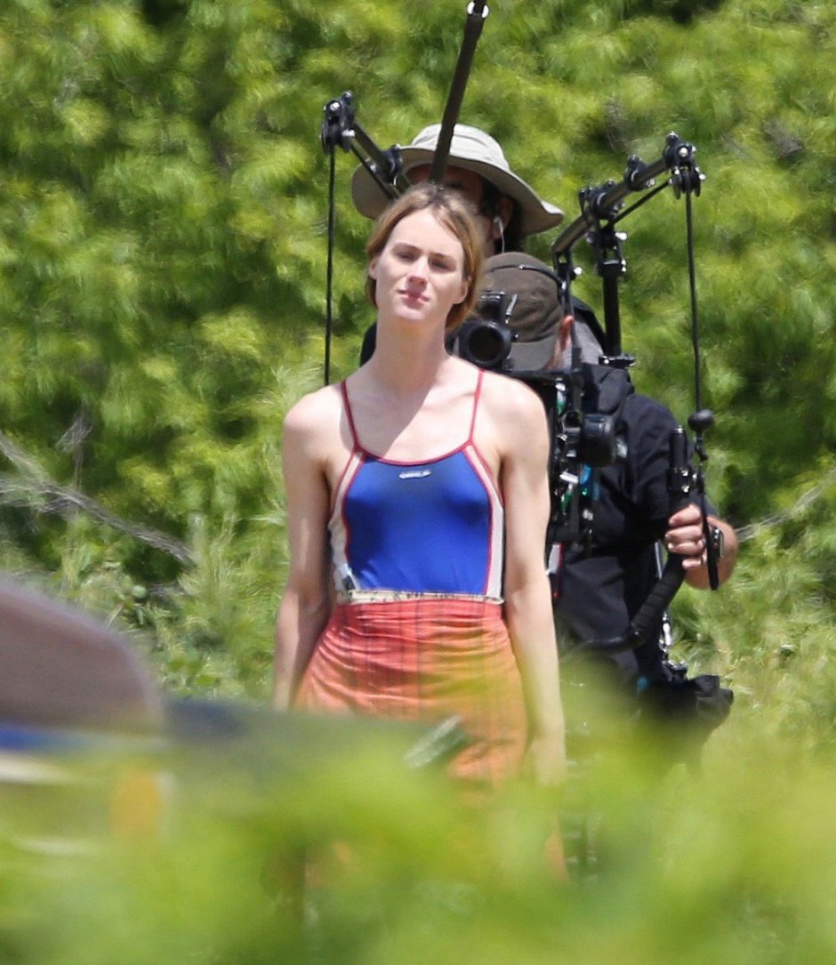 Mackenzie Davis Feet