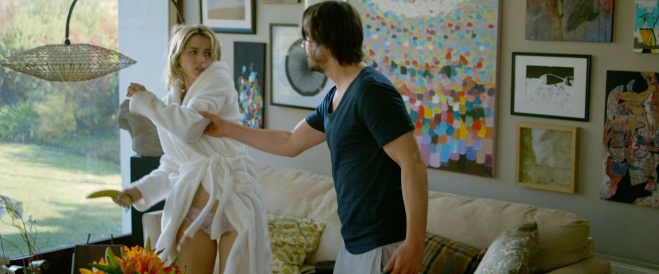 Ana de Armas who is there