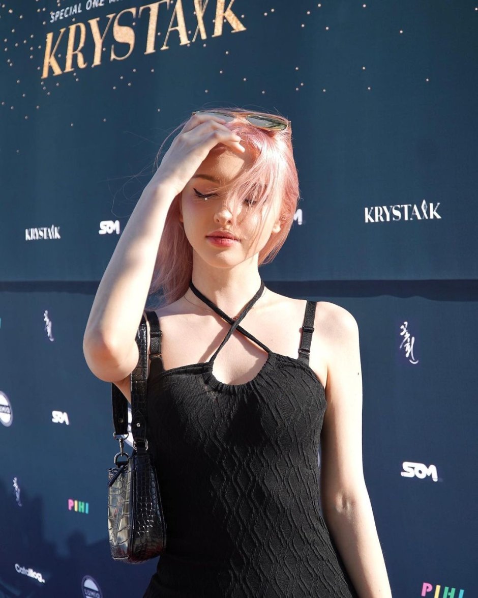 Elena Karimova Korea