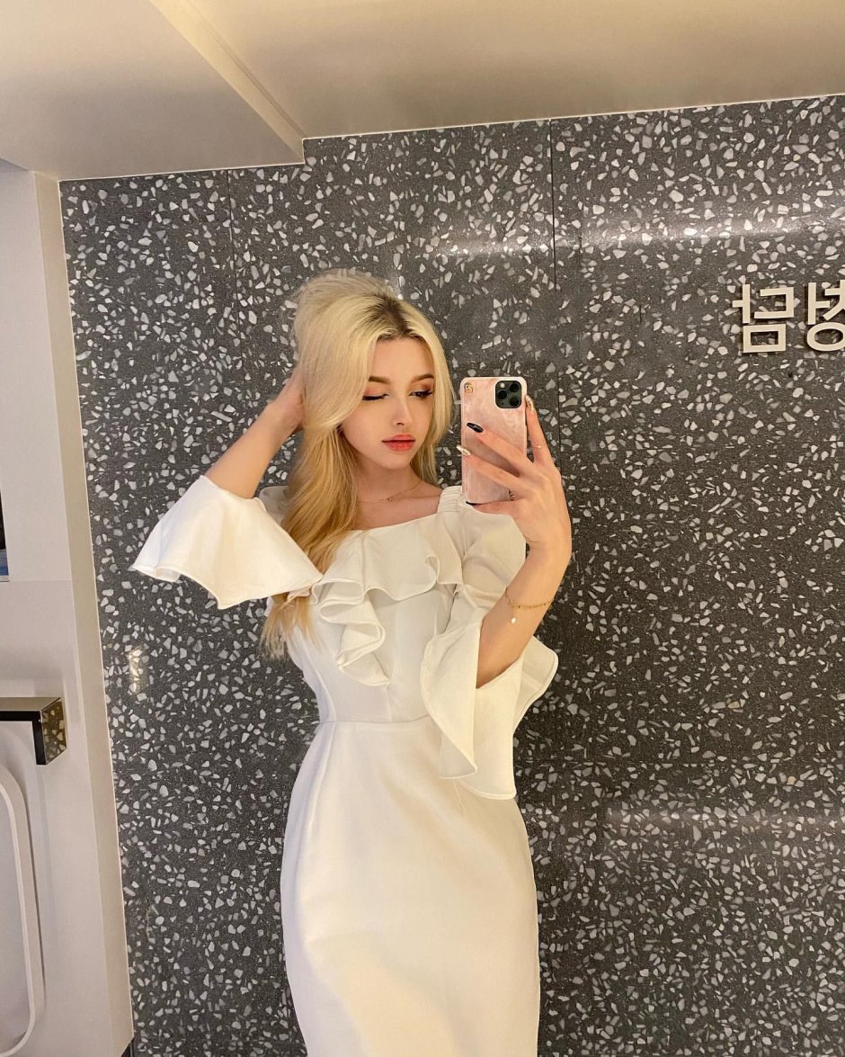 Elina karimova model in dress