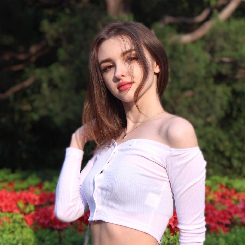 Elina Karimova Korea