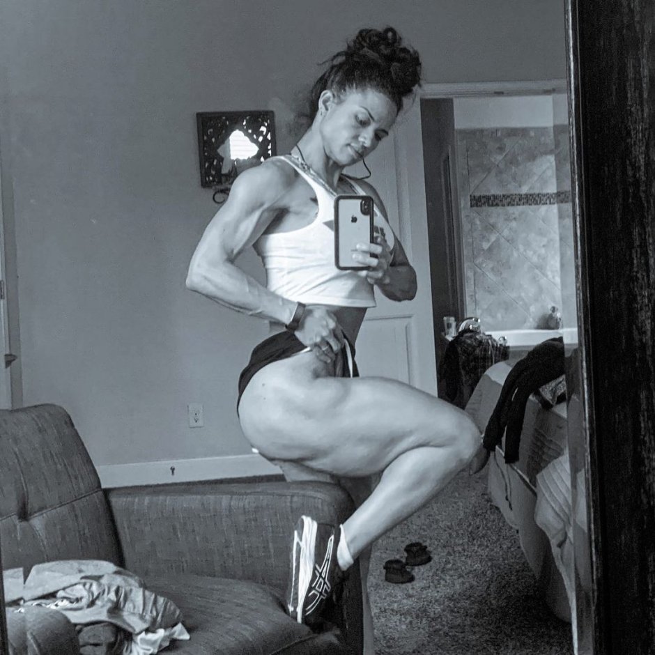 Renee Enos × 18