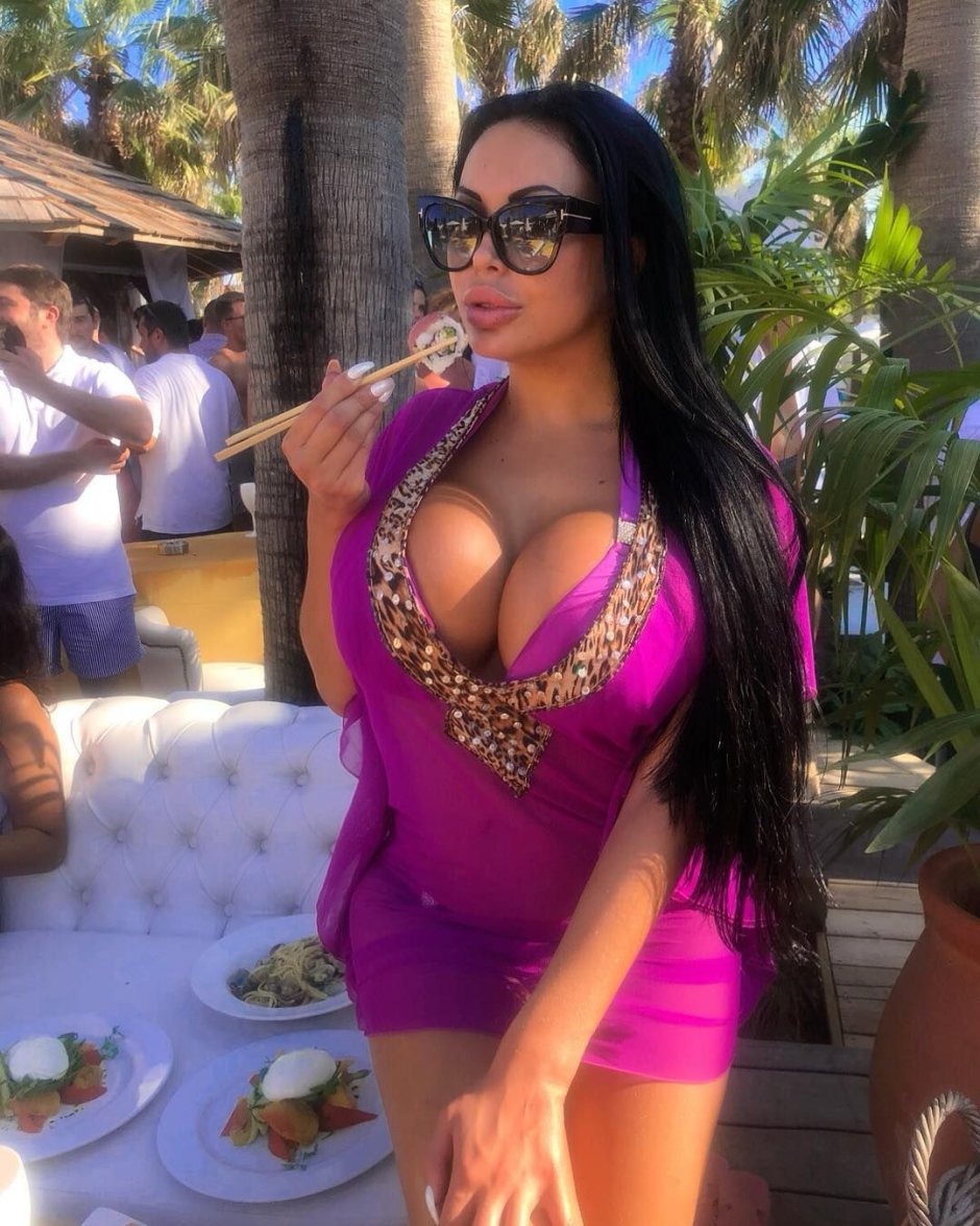 Denise Milani in Bikini Sexy