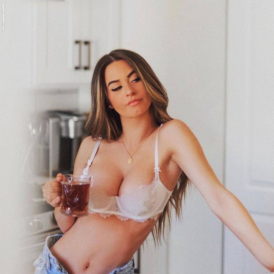 Emily Elizabeth hot