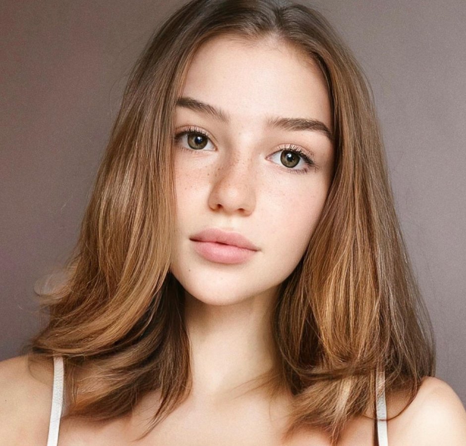 Olivia Mott Caste