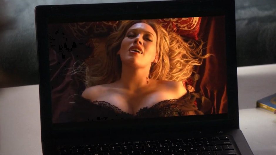 Hilary Duff in the Nud basin